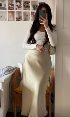 Summer clothes Skirts And Tops Outfits, Classy Feminine Outfits Casual, Clean Look Style, Pretty Summer Outfits Modest, Modest Femininity Aesthetic, Modest Woman Aesthetic, Spring Modest Outfits Aesthetic, Pretty Church Outfits, Minimal Romantic Style