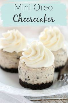 mini oreo cheesecakes on a white plate with the title in the middle