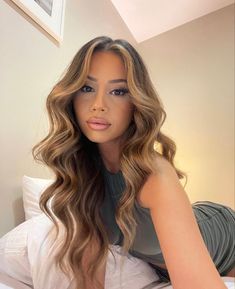 2024 Hair Trends For Women, Balyage Long Hair, 2024 Hair Trends, Hair Colorful, Honey Hair Color, Black Hair Balayage, Shaggy Short Hair, Long Hair Tips