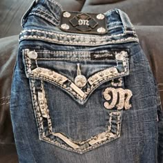 Size 26 Miss Me Jeans. 31 Inseam. No Gems Or Rivets Missing. Like Brand New! Too Short. Miss Me Jeans Outfit, Miss Me Jeans, Future Outfit, Fire Fits, Miss Me, Jeans And Boots, Jean Outfits, Dream Clothes, Pretty Outfits