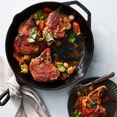 30 Family-Friendly One-Pot Dinners for Weeknights Skillet Pork Chops, Pearl Onions, Sunday Dinner Recipes, 1200 Calories, Pork Chop, Low Carb Dinner, Sunday Dinner, Main Courses, Pork Chops