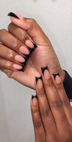 Acrylic Nails Ideas Black Women, Black Short French Tip Acrylic Nails, Black Shirt French Tip, Cute Simple Nails Black, Short Simple French Tip Nails, Nail Ideas Black Tips, Nail Style Ideas, Black French Tip Inspo Nails, Class Of 2024 Nails