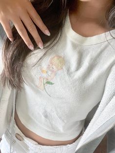 Brandy Melville Graphic Tees, Cute Poses For Pictures, Jewelry Outfit, Cute Poses, Cute Tshirts, Poses For Pictures, Dream Clothes, Girly Girl, Dream Wardrobe