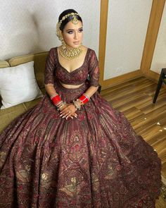 Bride lehenga Marron Lehanga Bride, Bridal Leghna, Marron Bridal Lehenga, Wedding Lehenga Maroon, Lehenga Trending, Maroon Bridal Lehenga Jewellery, Trending Bridal Lehenga, Marun Color Lehenga, Latest Bridal Lehenga Collection