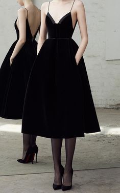 Sukienki Maksi, Velvet Midi Dress, Alex Perry, فستان سهرة, Dresses Short, Looks Style, Black Dresses, Mode Inspiration, Homecoming Dress