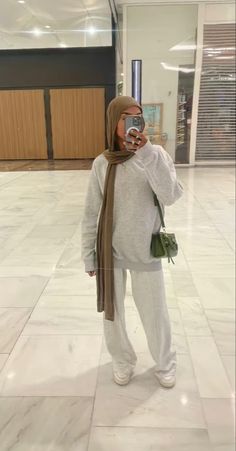 Hijabi Lifestyle, Modest Outfits Muslim, Daily Fits, Zara Drip, Stile Hijab, Rapper Outfits, Modest Clothes, Modern Hijab