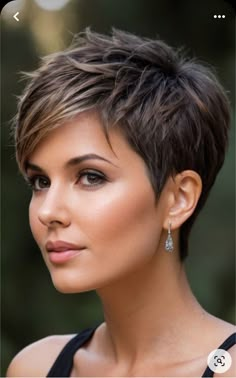 Choppy Pixie Cut Fine Hair, Sassy Pixie Haircut, Short Pixie Cuts, Mom Hair, Longer Pixie Haircut, Long Pixie Hairstyles, Long Face Hairstyles, Short Hairstyles For Thick Hair