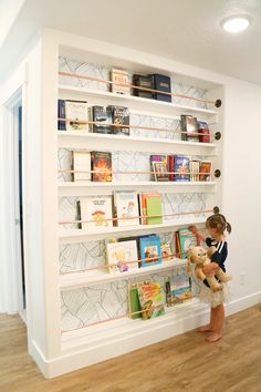 Nook Area Ideas Spaces, Attic Toy Room, Hallway Play Area, Toy Library Ideas, Hallway Library Ideas, Play Room Kid Design, Homeschool Area Ideas Small Spaces, Kids Room Design Small Space, Kids Study Room Ideas