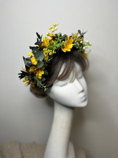 Yellow Flower Half Wreath Bridal Hair Crown Wedding Flower - Etsy Sunflower Crown, Flower Crown Wedding, Flower Hair Accessories, Crown Hairstyles, Flower Accessories, Flower Crown, Flowers In Hair, Yellow Flowers, Bridal Hair