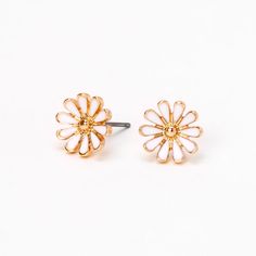 Teen Girl Earrings, Jewlery Earrings, Claires Earrings, Studded Earrings, Cute Stud Earrings, Daisy Jewelry, Daisy Studs, Earrings For Girls, Flower Collection