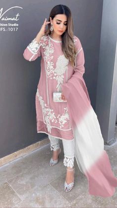 Lace Kurti, Shaded Dupatta, Velvet Suit Design, Pakistani Women Dresses, New Embroidery, Pakistani Fancy Dresses, Designer Top, Dress Design Patterns, Fashion Design Dress