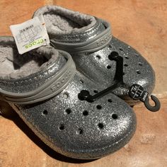 Nwt Crocs Classic Glitter Lined Clog (Silver). Kids Size J5 Toddler Crocs, Blue Crocs, Crocs Boots, Boys Flip Flops, Kids Flip Flops, Black Slip On Shoes, Crocs Clogs, Crocs Classic Clogs, Pink Sandals