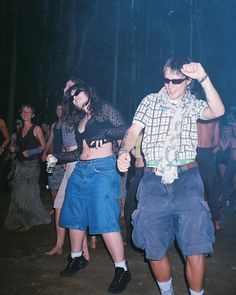 @distorted.__ - “We are photographers from Australia capturing the beautiful and raw rave/ dance/doof/club scenes.” 90s Rave Scene, Queer Rave, Rave Culture Fashion, Uk Rave, Rave Photography, Berlin Rave, Rave Scene