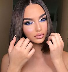 Edgy Blue Makeup, Elegant Blue Eyeshadow Looks, Cobalt Blue Eye Makeup, Blue Makeup Looks Brown Eyes, Pretty Makeup Looks For Brown Eyes, Blue Makeup Looks Simple, Simple Blue Makeup Looks, Blue Makeup For Brown Eyes, Makeup Blu