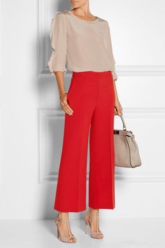 Pantalon Orange, Red Pants Outfit, Fashionable Work Outfit, Colour Combinations Fashion, Red Trousers, Color Combos Outfit, Outfit Chic, Jennifer Fisher, Minimal Chic