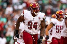 the washington state football team is running on to the field for their game against florida