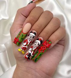 Mickey Mouse Nail Design, Mouse Nail Art, Mickey Costume, Disney Themed Nails, Mickey Mouse Nail Art, Silhouette Nails, Disneyland Nails, Disney Christmas Nails, Mouse Nails