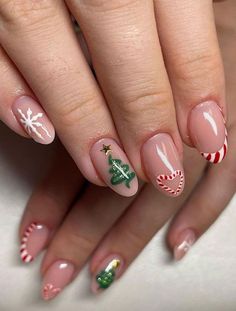 Christmas Nail Art Easy, Santa Nails, Christmas Tree Nails, Tree Nails, Christmas Nail Art Designs