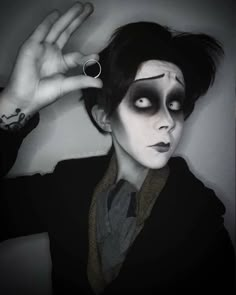 Victor Halloween Costume, Tim Burton Makeup Men, Victor Corpse Bride Makeup, Victor Van Dort Cosplay, Victor Corpse Bride Costume, Tim Burton Cosplay