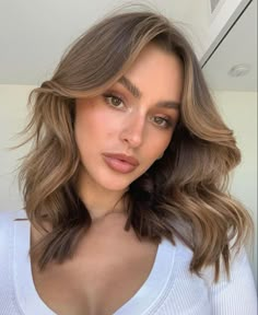 Light Hair Color, Brown Blonde Hair, Hair Color Balayage, Hair Inspiration Color, Hair Inspo Color, Light Hair, Light Brown Hair