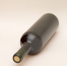 A real "how to" for slumping bottles. How To Melt Glass Bottles In Oven, Bottle Slumping In Oven, How To Melt Wine Bottles In Oven, Flatten Wine Bottle, Melted Wine Bottles, Bottle Slumping, Melting Glass, Slumped Glass, Wine Craft