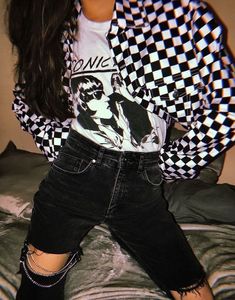 Grunge Ideas, Outfit Ideas Grunge, Womens Polka Dot Dress, Soft Grunge Outfits, Goth Outfit, Mode Editorials, Casual Denim Jacket, Vans Outfit, Rock Vintage