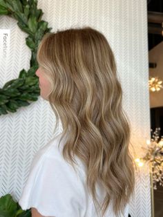 Summer hair , sunkissed blonde , subtle hair color , brunette hair inspo , bronde hair inspo Beachy Hair Color, Hair Color Brunette, Hair Color Summer, Blonde Brown Hair Color, Sunkissed Blonde, Blonde Light Brown Hair, Subtle Hair Color, Sunkissed Hair, Caramel Blonde Hair