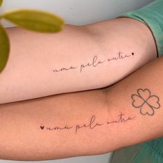 Tatuagem de amizade P Tattoo, Matching Sister Tattoos, Mommy Tattoos, Writing Tattoos, Tasteful Tattoos, Cute Tiny Tattoos, Make Tattoo, Tattoo Feminina, Real Tattoo