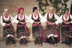 Greek Traditional Dress, Greek Dancing, Dancing Outfit, European Costumes, Cultural Dance, Greek Women, World Dance