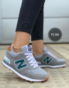 Best Casual Shoes, Casual Shoes Women Sneakers, Trendy Shoes Sneakers, Nike Shoes Girls, Jordan Shoes Girls, Pretty Shoes Sneakers, Cute Shoes Heels, Sport Shoes Women, Swag Shoes