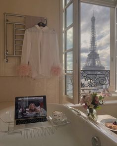 Paris Dream, Paris Vibes, Parisian Lifestyle, Paris Girl, Rich Girl Aesthetic, Parisian Life, Paris Aesthetic, Parisian Apartment, Living In Paris