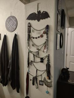 Alt Room Ideas Diy, Punk Home Decor Diy, Goth Interior Design Bedroom, Simple Gothic Bedroom, Soft Goth Room Aesthetic, Gothic Teen Bedroom, Diy Gothic Headboard, Goth Organization, Goth Room Diy