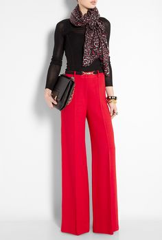 Those trousers! Work chic. Red Wide Leg Trousers Outfit, Wide Leg Red Pants Outfit, Red Dress Pants Outfit, Red Pants Outfit Winter, How To Style Red Pants, Red Pants Outfit Work, Red Trousers Outfit Classy, Wide Leg Red Pants, Red Pants Fashion