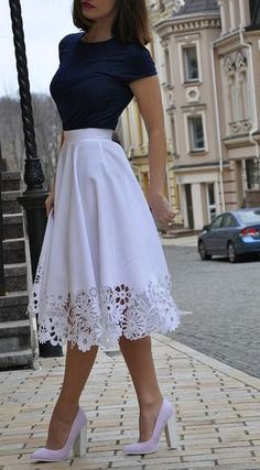 41 Cute And Popular Girly Outfits Ideas Suitable For Every Woman #Girly #GirlyOutfits #GirlyOutfitsIdeas Afrikaanse Mode, Rock Outfit, Trendy Skirts, Skirt Maxi, Skirt Mini, Flowing Skirt, White Skirt, Maxi Skirts, Girly Outfits