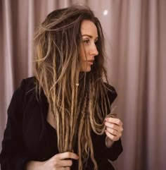 Half Dread Hairstyles, Balayage Dreadlocks, Single Dreadlock In Hair, Half Dreadlocks, Half Dreads Partial Dreadlocks, Dreadlocks With Bangs, Partial Dreads Placement