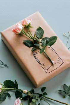 Thoughtful & Unique Valentine Gifts For Everyone | Best Valentines Gift Ideas Hantverk Diy, Floral Diy