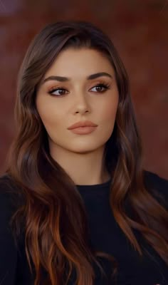 Hande Erçel Makeup, Eda And Serkan, Light Makeup Looks, Makijaż Smokey Eye, Business Hairstyles, Hande Ercel, Maquillaje De Ojos, Bridal Makeup, Natural Makeup