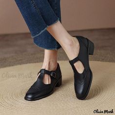 Olivia Mark - Classic Floral Carved All-Leather Mary Jane Shoes with Chunky Heels and Round Toes, Featuring a Buckle Closure Lace Bridal Shoes, Leather Mary Jane Shoes, Oxford Shoes Style, Brogues Style, Mary Jane Shoes Flat, Rough Heels, Chunky Heels Sandals, Mary Jane Pumps, Pinterest Closet