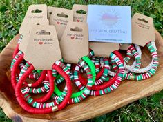 Handmade Christmas Heishi Beaded Bracelet Sets Clay Bead - Etsy Christmas Heishi Bead Bracelets, Christmas Clay Bead Bracelets, Bead Brackets, Christmas Bracelet Ideas, Polymer Clay Bead Bracelet, Bracelet Gift Ideas, Bead Jewelry Ideas