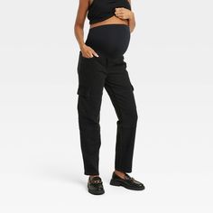 Your favorite denim silohuette meets maternity! These Over Belly 90's Straight Maternity Jeans from Isabel Maternity by Ingrid & Isabel™ are effortlessly cool and endlessly comfy. The over belly fit provides gentle back support as your belly grows, and the low back design keeps you cool. This unique panel is designed to fit throughout and after pregnancy with no slipping or digging in. Wear up over the belly or folded down. Maternity Trouser Outfit, Tomboy Maternity Style, Pregnant Business Casual, Edgy Maternity Outfits, Pregnant Winter Outfits, Maternity Jeans Outfit, Comfy Maternity Outfits, Wide Leg Maternity Jeans, Pregnancy Jeans