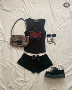 Concert Outfit Rock, Coachella Outfit, Lookbook Outfits, Festival Outfit, Minimalist Outfit, Grunge Outfits, Fashion Killa, Black Outfit