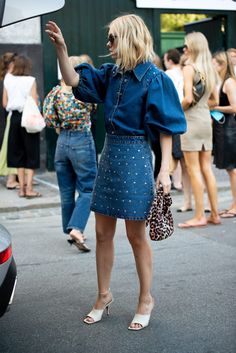 Copenhagen Fashion Week Street Style, Denim On Denim Looks, Jean Skirt Outfits, Denim Street Style, Looks Jeans, Moda Denim, Moda Jeans, Fresh Outfits, Fall Denim