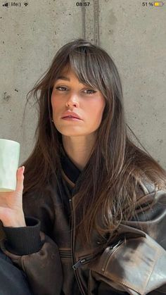 The Expensive Old Money Brunette (Gallery) | Rich Brunette Hair Color Trend 2024 | Expensive Brown Hair Aesthetic Inspo | Light brown hair | dark brown hair Expensive Brown Hair, Brown Hair With Fringe, Brown Hair Aesthetic, Shorter Layered Haircuts, Expensive Brunette, Rich Girl Hair, Espresso Hair, Rich Brunette Hair, Brunette Bangs