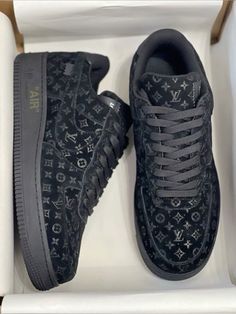 LV x Nike AF 1s by Virgil Abloh Ocean Trash, Louis Vuitton Shoes Sneakers, Lv Sneakers, Basket Style, Pretty Shoes Sneakers, Jordan Shoes Retro