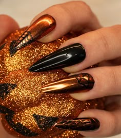 Halloween Foil Nails, Lotus Nails, Gel Nail Tips, Black Nail, Halloween Nail Designs, Halloween Nail Art, Fall Nail Designs