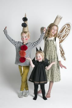 easy DIY clown, baby bat and garden fairy costumes | mer mag for Kids 21 Simple Halloween Costumes, Garden Fairy Costume, Costume Carnaval, Hallowen Ideas, Easy Costumes