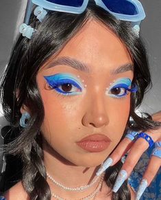 Blue Makeup Looks, Kawaii Makeup, Makeup Accesories, Creative Eye Makeup, Creative Makeup Looks