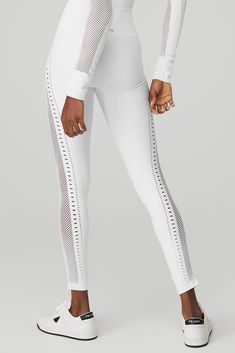 White Workout Outfit, Workout Gear For Women, White Pants Women, Sport Clothes, Workout Clothing, Workout Outfits, Fashion Stores, Futuristic Fashion, White Leggings