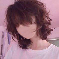 Eee Hairstyles Grunge, Grunge Haircut, Androgynous Hair, Short Grunge Hair, Hair Inspiration Short, Hair Stylies, Hair Haircuts, Alternative Hair, Fluffy Hair