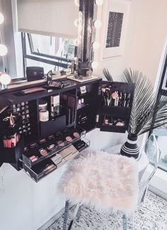 ♡ Pinterest : @tncg ♡ Wall Mounted Makeup Organizer, Makeup Place, Makeup And Accessories, Room Things, Makeup Organization Vanity, Wardrobe Room